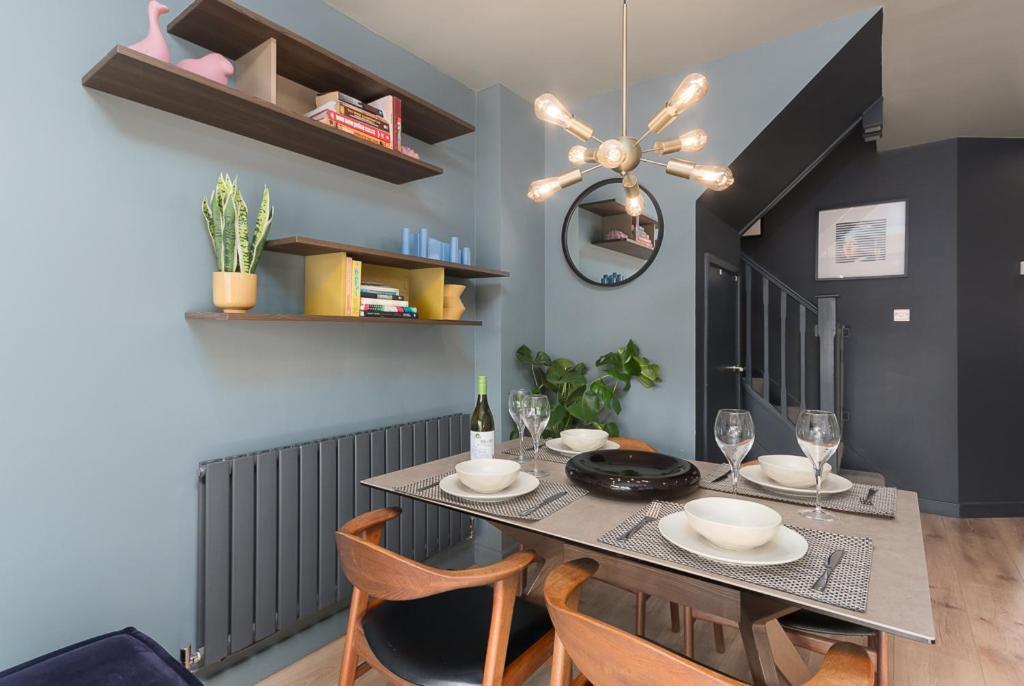 Castle Townhouse Kenilworth - Private Parking - 24 Hr Gym Access - Town Centre Leilighet Eksteriør bilde