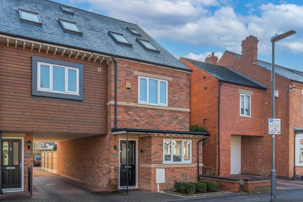 Castle Townhouse Kenilworth - Private Parking - 24 Hr Gym Access - Town Centre Leilighet Eksteriør bilde