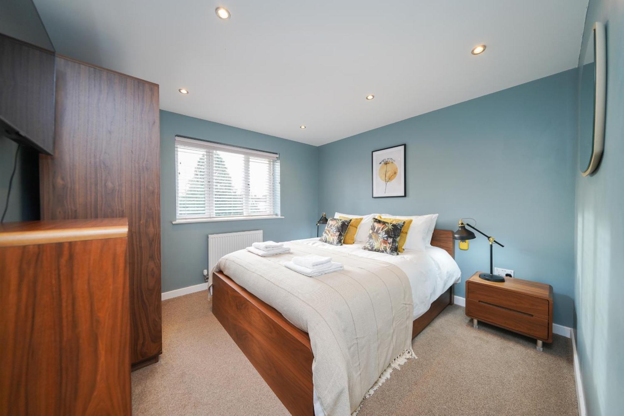 Castle Townhouse Kenilworth - Private Parking - 24 Hr Gym Access - Town Centre Leilighet Rom bilde